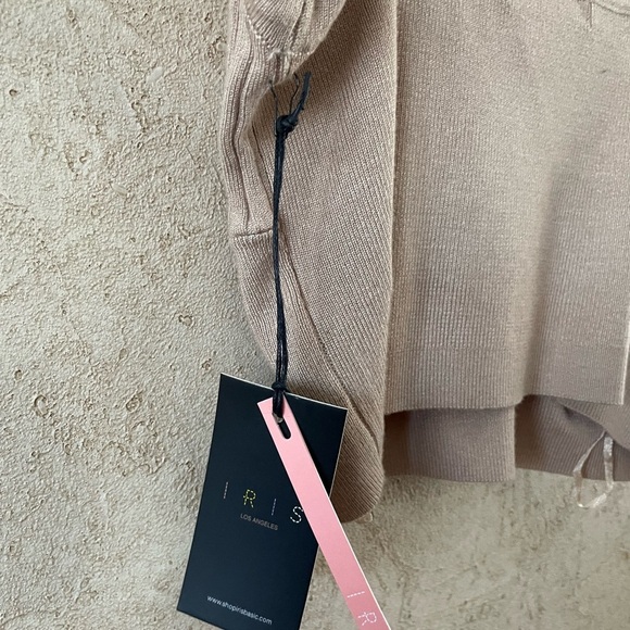 Iris Ribbed Beige Knit Crop Top Size Medium - Picture 3 of 5